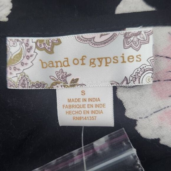 Band of Gypsies Black and Pink Floral Boho Crop Top Sz Small NWT Black Crop Top - Picture 7 of 10